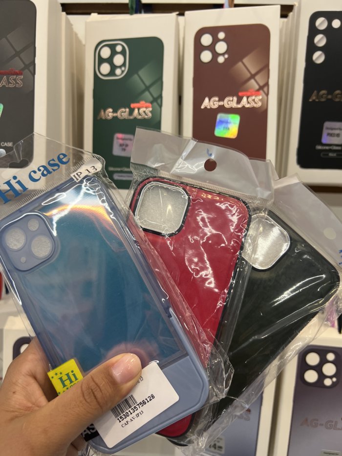Capa simples iPhone 13